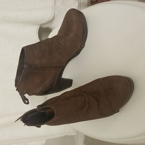 Coclico size 36 Booties